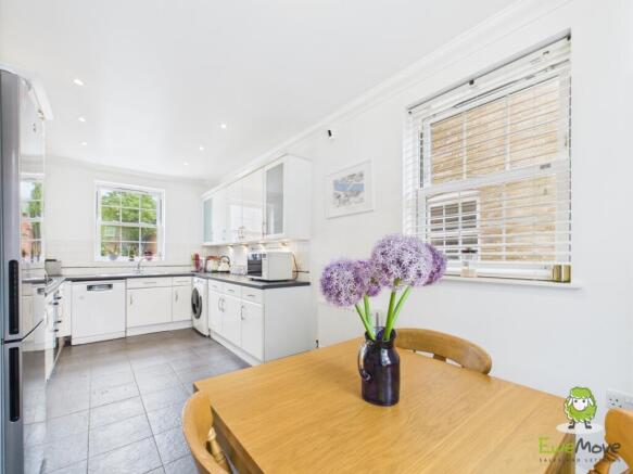 EweMove Basingstoke Estate Agents 17 Gaiger Avenue