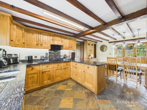 4 bed Detached for sale Image 4