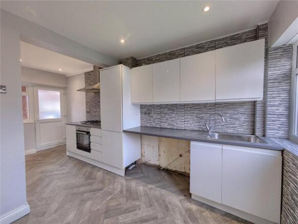 3 bed Terraced to rent Image 4