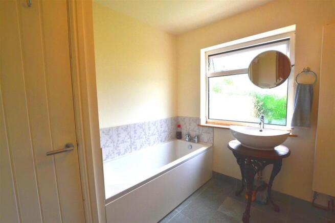 bathroom final.jpg