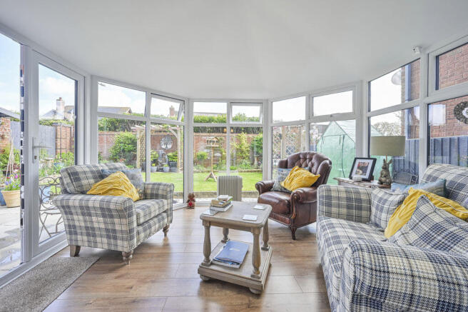 Cleves Crescent, Cheslyn Hay, WS6 7LR photo 4