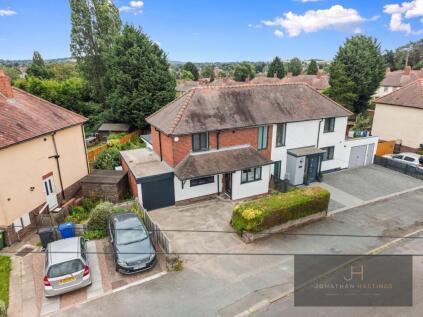 Lady Greys Walk, Stourbridge, DY8 3RF