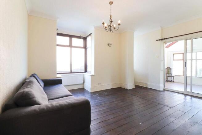 5 bed Detached for sale Image 8