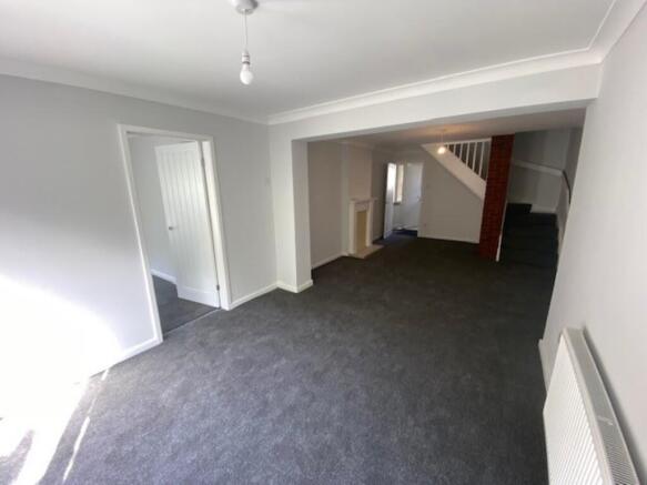 3 bed Semi-Detached to rent Image 4