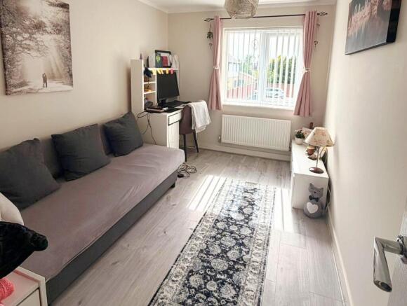 2 bed Flat for sale Image 4