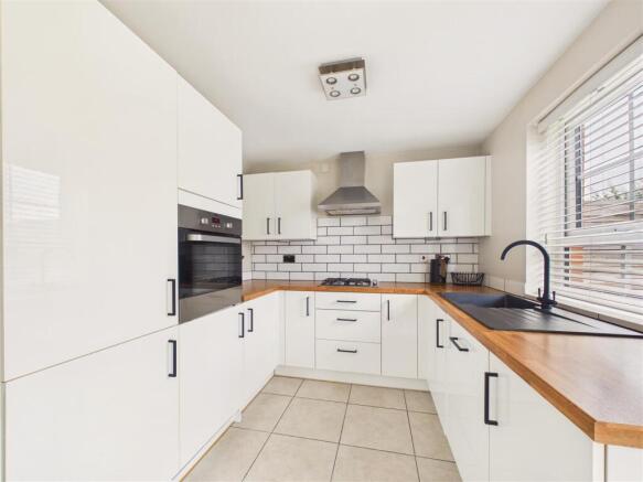 3 bed Detached for sale Image 6
