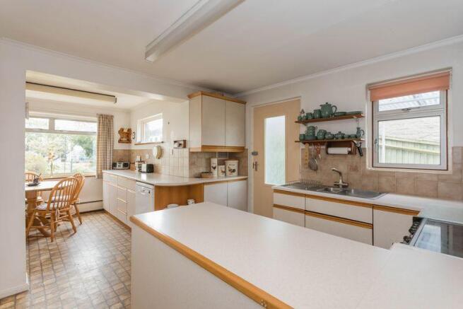 Kitchen / Brea...
