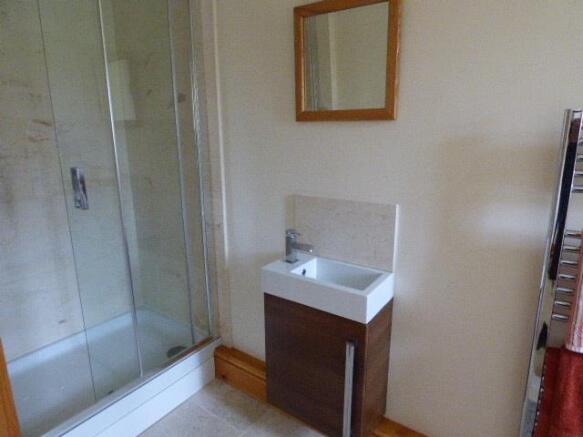 SHOWER ROOM