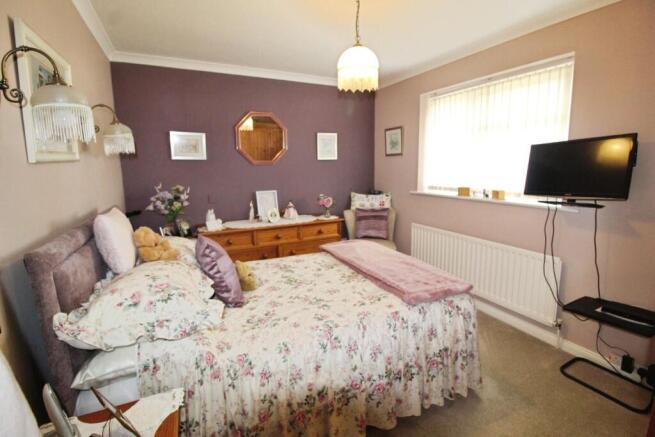 2 bed Bungalow for sale Image 8