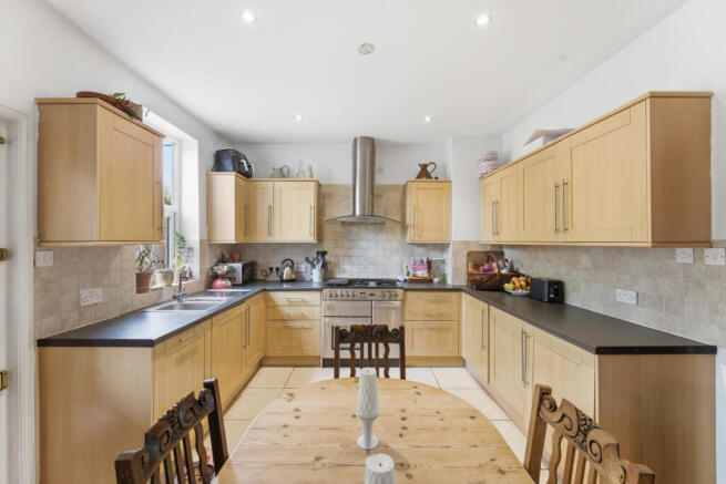 2 bed Terraced for sale Image 5