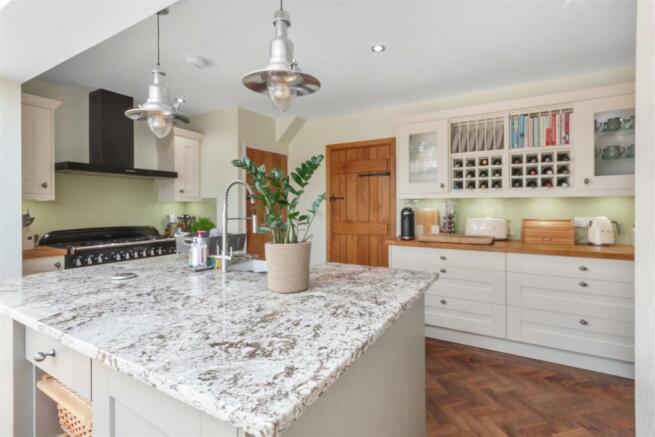 Kitchen 3.jpg