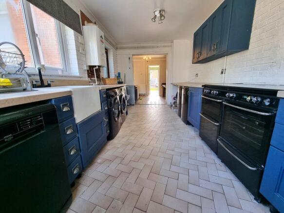 Kitchen/ Breakfast Room