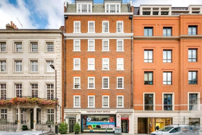 Flat 15, 32, Grosvenor Street, London W1K 4QS