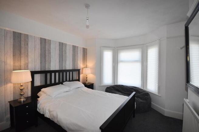 Bedroom 1.JPG