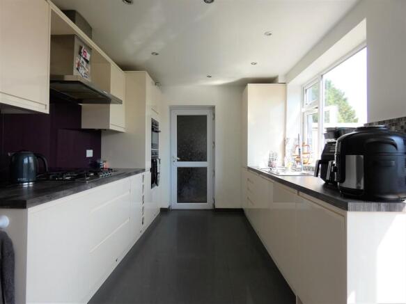 Kitchen & Din...