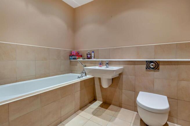 2 bed Apartment for sale Image 7