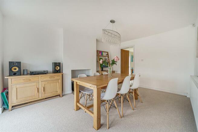 3 Brackley Road, Silverstone (7).jpg