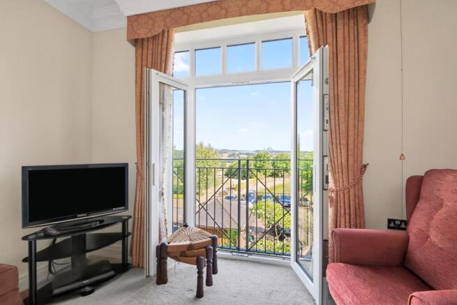 2 bed Apartment for sale Image 9