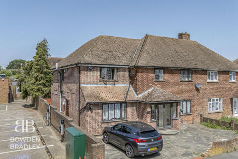Havering Road, Collier Row, RM1