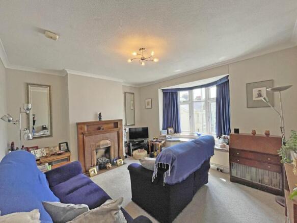 Weston Park Road 118 - Lounge.jpg