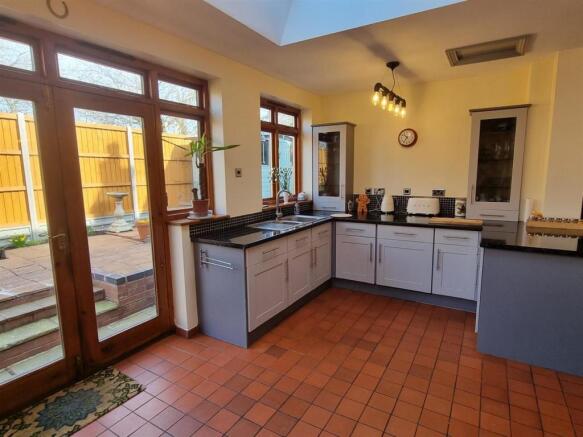 Well Fitted Kitchen Area