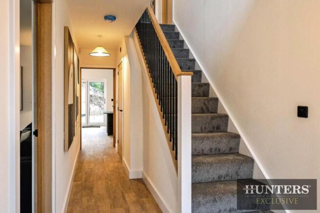 4 bed Detached for sale Image 9