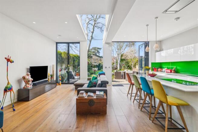 Park Road, W4 - FOR SALE