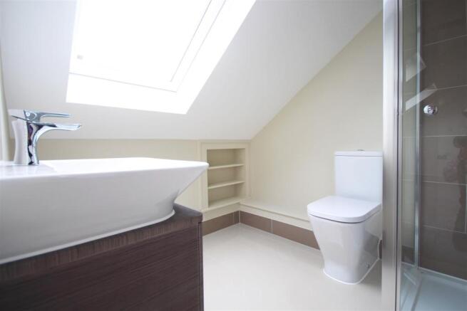 en suite 2.jpg