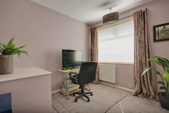 3 bed Semi-Detached for sale Image 9