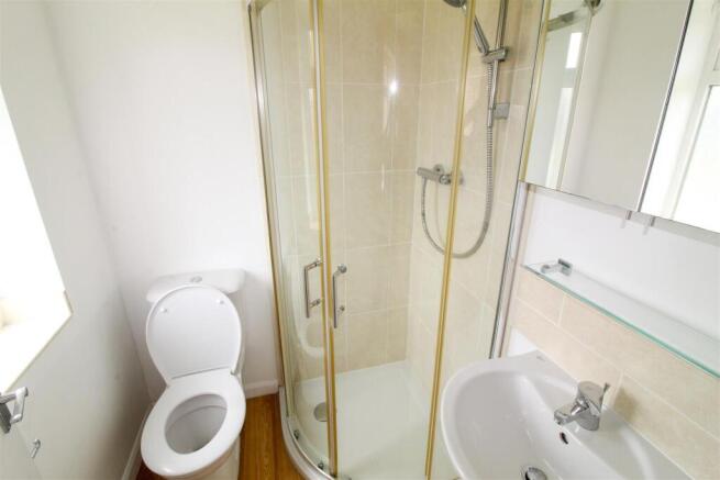 4 bed Detached to rent Image 5