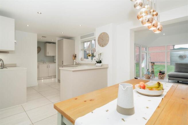 5, Murray Lane, Wingerworth, Chesterfield, S42 6FL photo 2