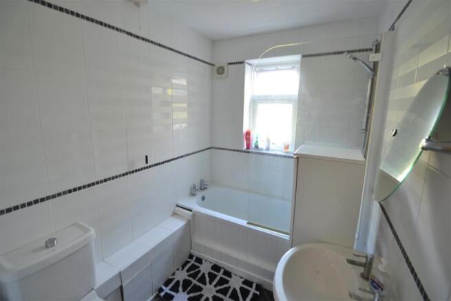 Bathroom.JPG