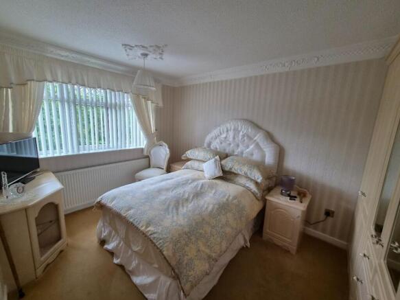 3 bed Semi-Detached to rent Image 8