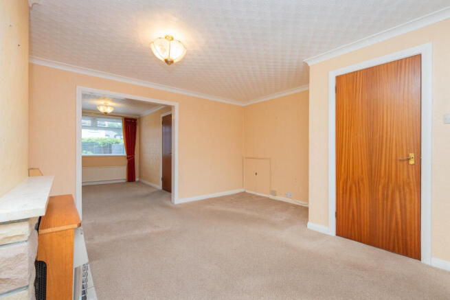 15 crookston gardens g52 3lx-8