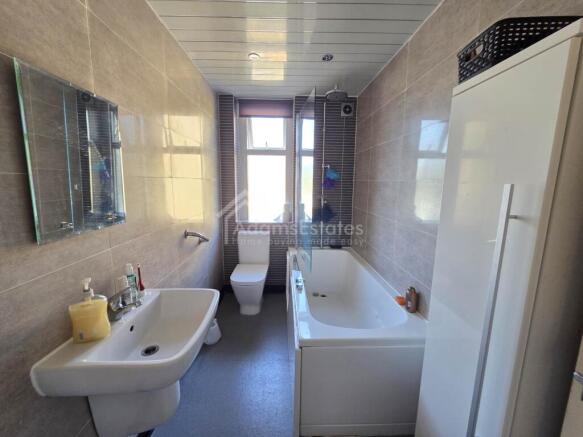 4 bed Terraced for sale Image 9