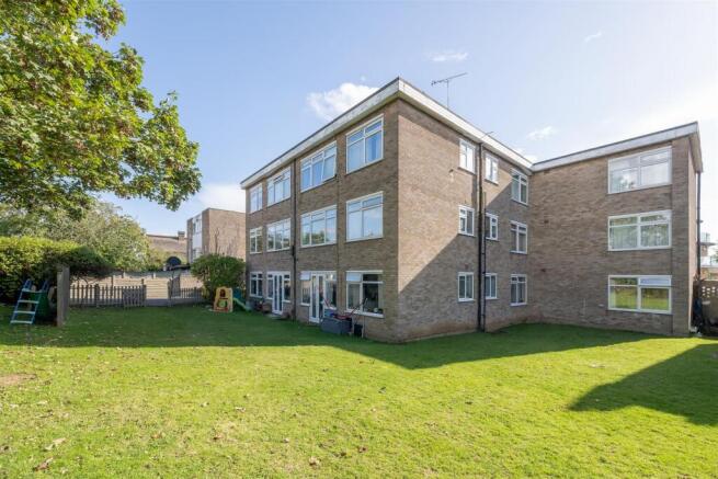 Briarview Court E4
