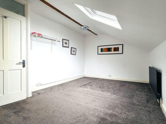 2 bed Flat for sale Image 11