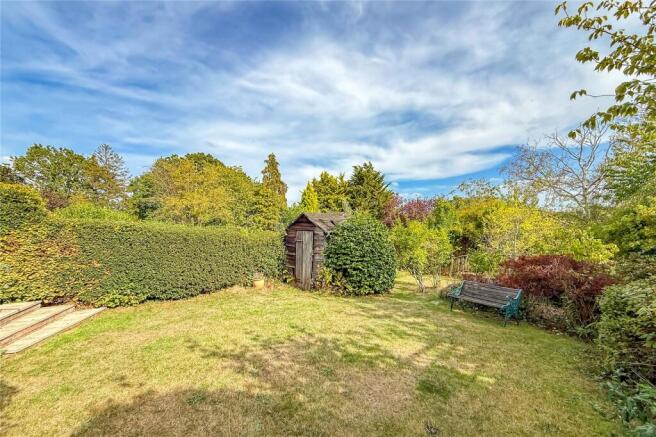 Queens Crescent, St. Albans, Hertfordshire, AL4 photo 2