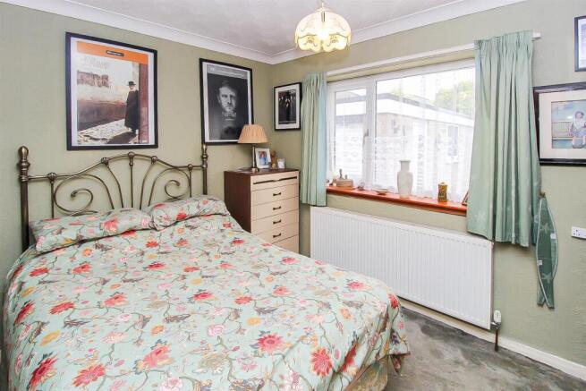 3 bed Semi-Detached Bungalow for sale Image 8