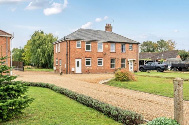 3-bed semi-detached on Churchgate, Gedney, Spalding, Lincolnshire, PE12, £250,000