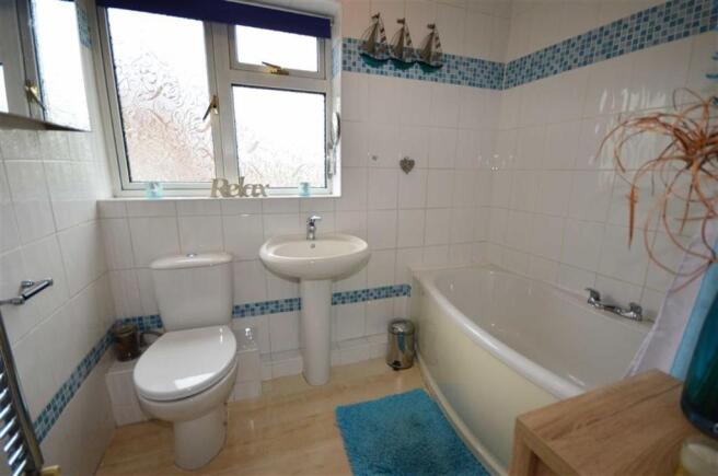 FAMILY BATHROOM