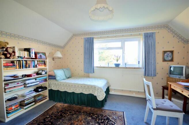 Bedroom 2.JPG