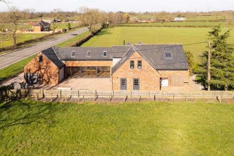 Leicester Road, Lutterworth, LE17