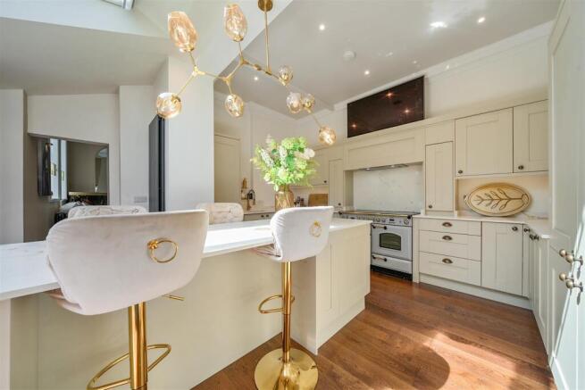 Apartment 2 The Woodlands, Abbey Foregate, Shrewsbury, SY2 6LT photo 4