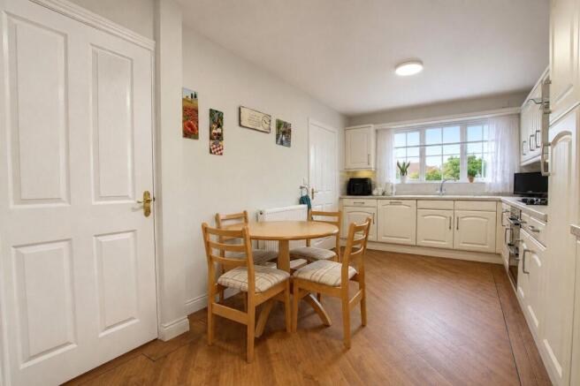 Nevern Crescent, Ingleby Barwick, TS17 photo 4