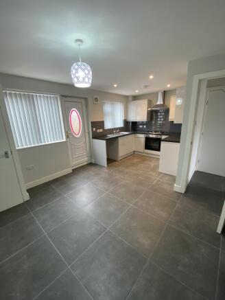 3 bed Terraced to rent Image 10