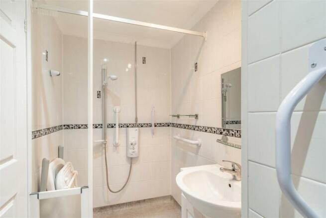 8561416-interior11.jpg