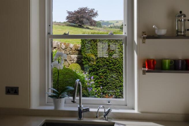 4 bed House for sale Image 5