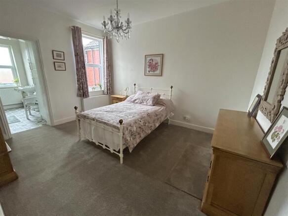 2 bed Terraced for sale Image 7