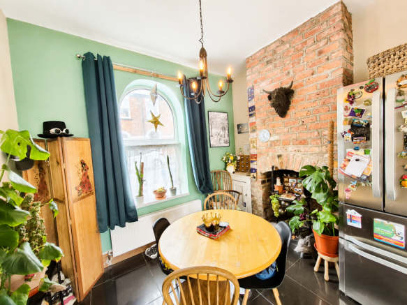 3 bed Terraced for sale Image 7